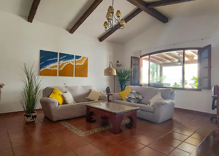 Volkkanrentals Cactus Villa *